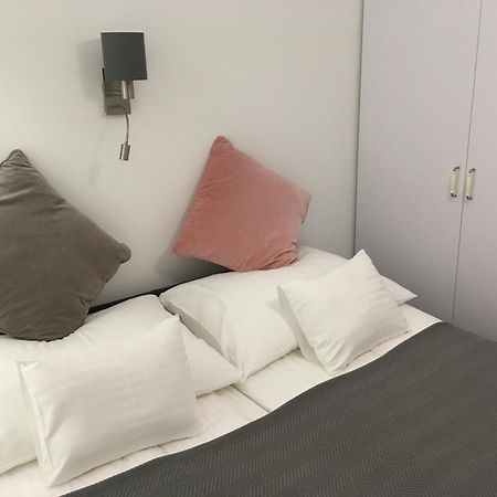 Ferienwohnung Dom Apartman Szegedin Zimmer foto