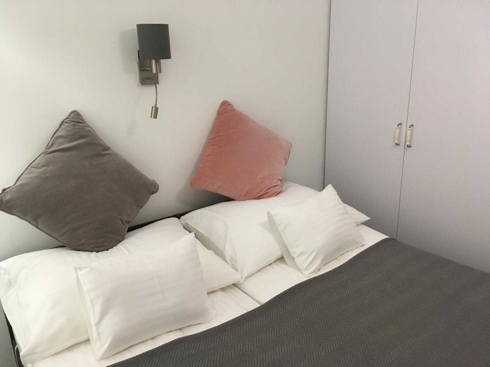 Ferienwohnung Dom Apartman Szegedin Zimmer foto